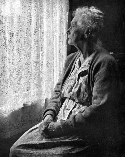 Elderly_Woman_,_B&W_image_by_Chalmers_Butterfield